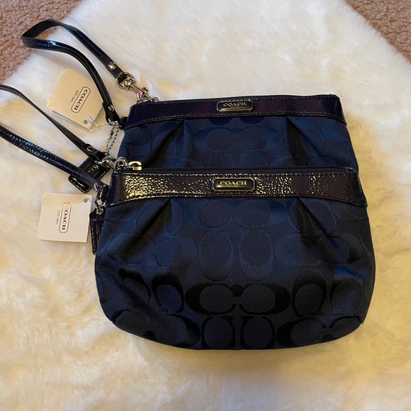 NWT Coach Navy Wristlet - Picture 2 of 6